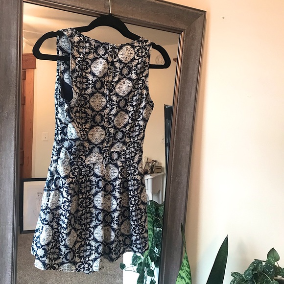 Blue Patterned Romper 😍 - Picture 4 of 5